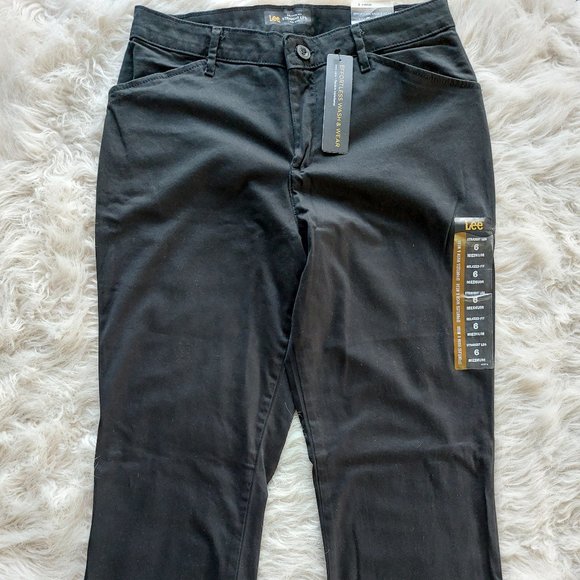NWT Lee Women's Relaxed Fit Straight Leg Mid Rise Jeans Size: 6M - Picture 2 of 11